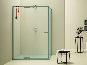 Угловая прямоугольная душевая кабина с распашной дверью