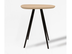 Низкий журнальный столик из ясеня