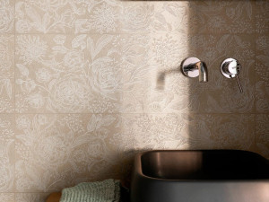 Белое керамическое покрытие для интерьера с эффектом камня