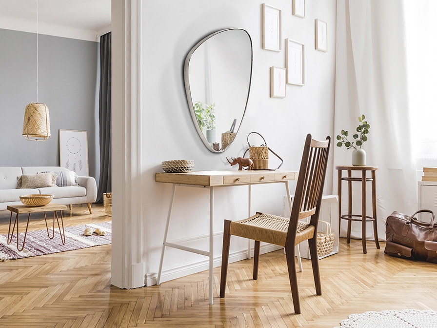 108953 Зеркало треугольное 84х55 серебро Schuller Orio 