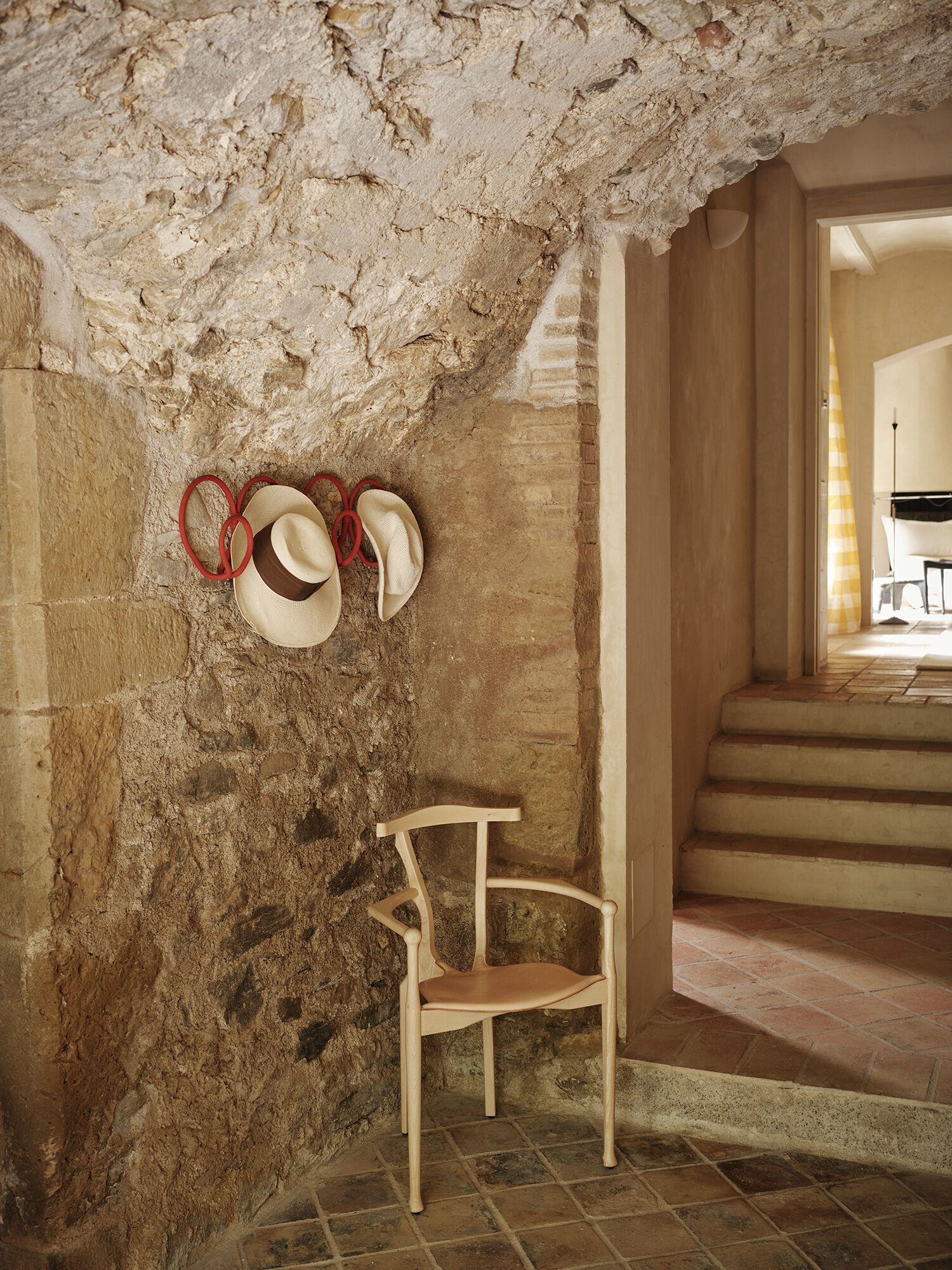 Штабелируемый стул из ясеня с подлокотниками BD Barcelona Гаулино ARCH-00143962 - Вид №17