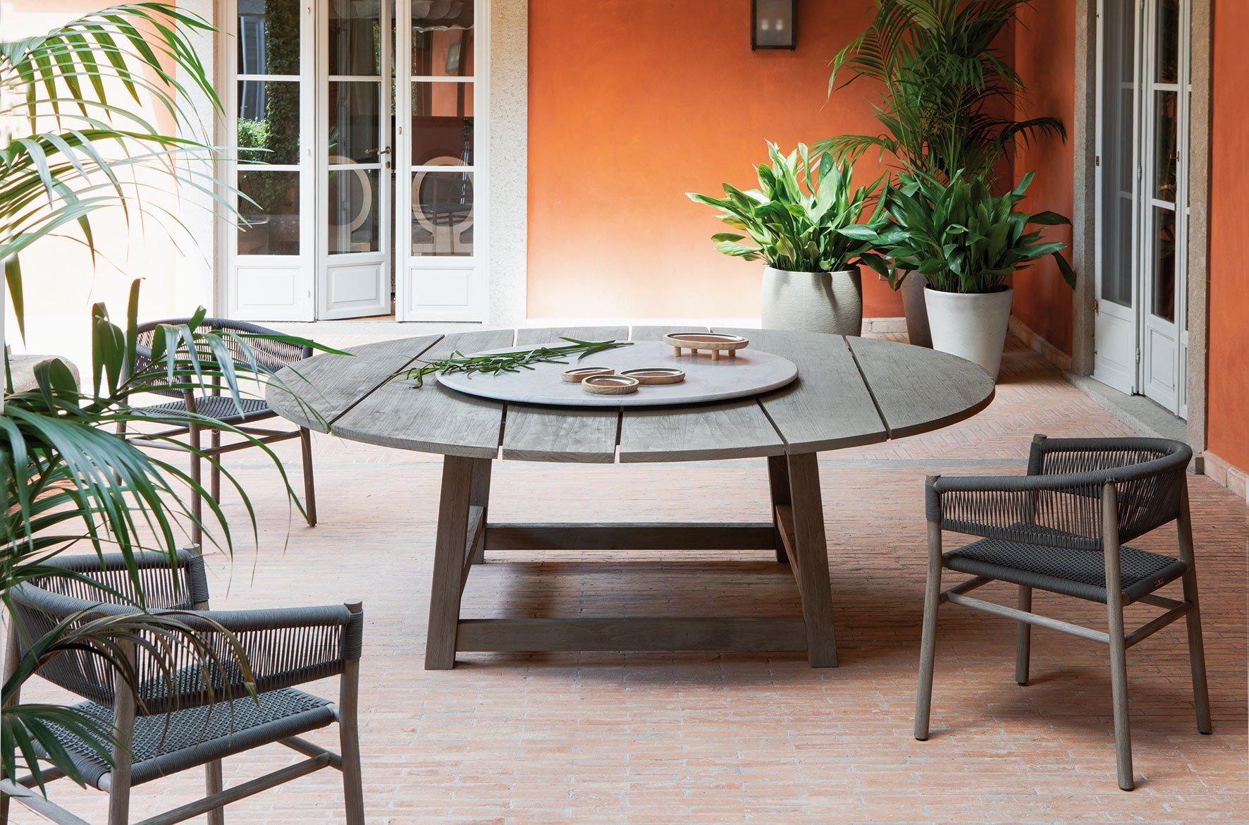 Круглый стол из тикового дерева с Lazy Susan Ethimo ARCH-00013336