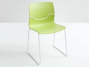 GABER Стул из полипропилена, штабелируемый салазками Slot