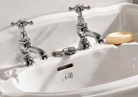 Gentry Home Смеситель для раковины мостик на 2 отверстия 200мм Mayfair Хром GH101832 - Вид №1