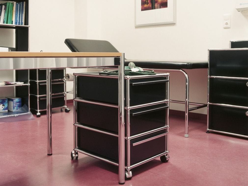 Металлический офисный комод с колесами USM USM Haller System ARCH-00023780