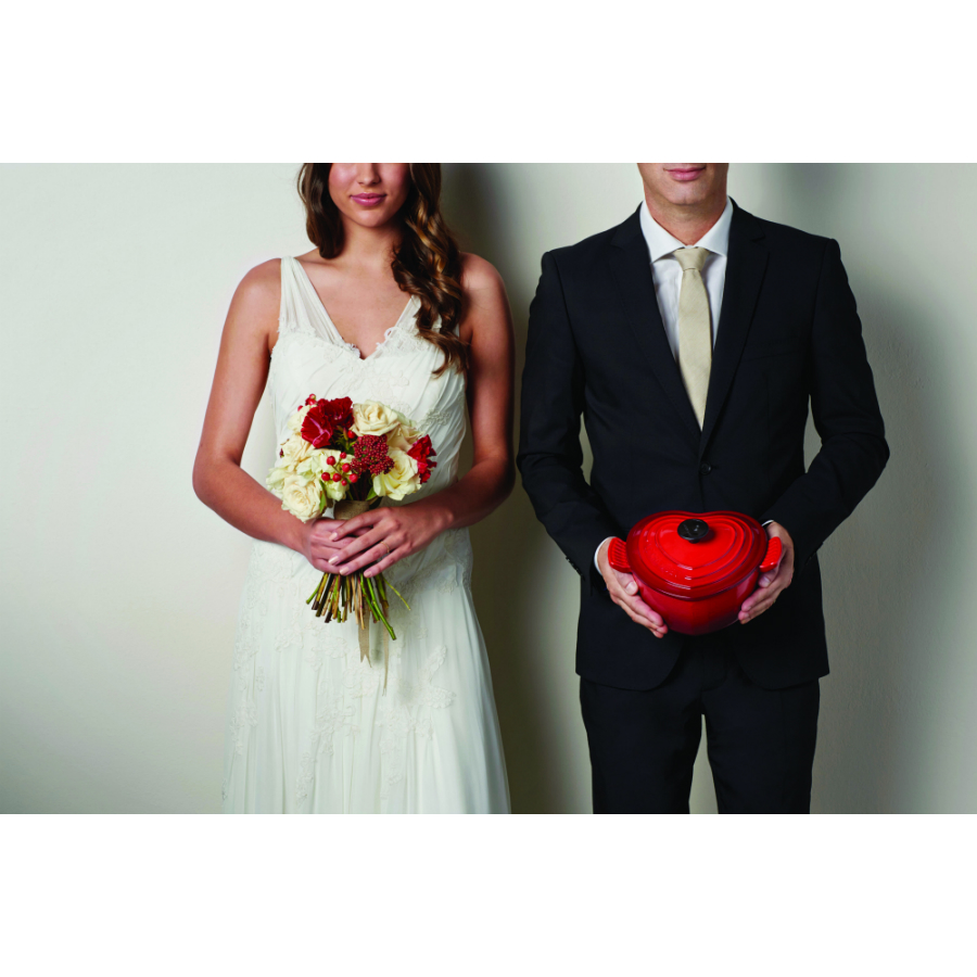 Кастрюля чугунная в форме сердца Le Creuset, Ø20 см, вишневая 25105020602460 - Вид №1