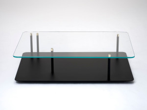 Прямоугольный журнальный столик из стали и стекла