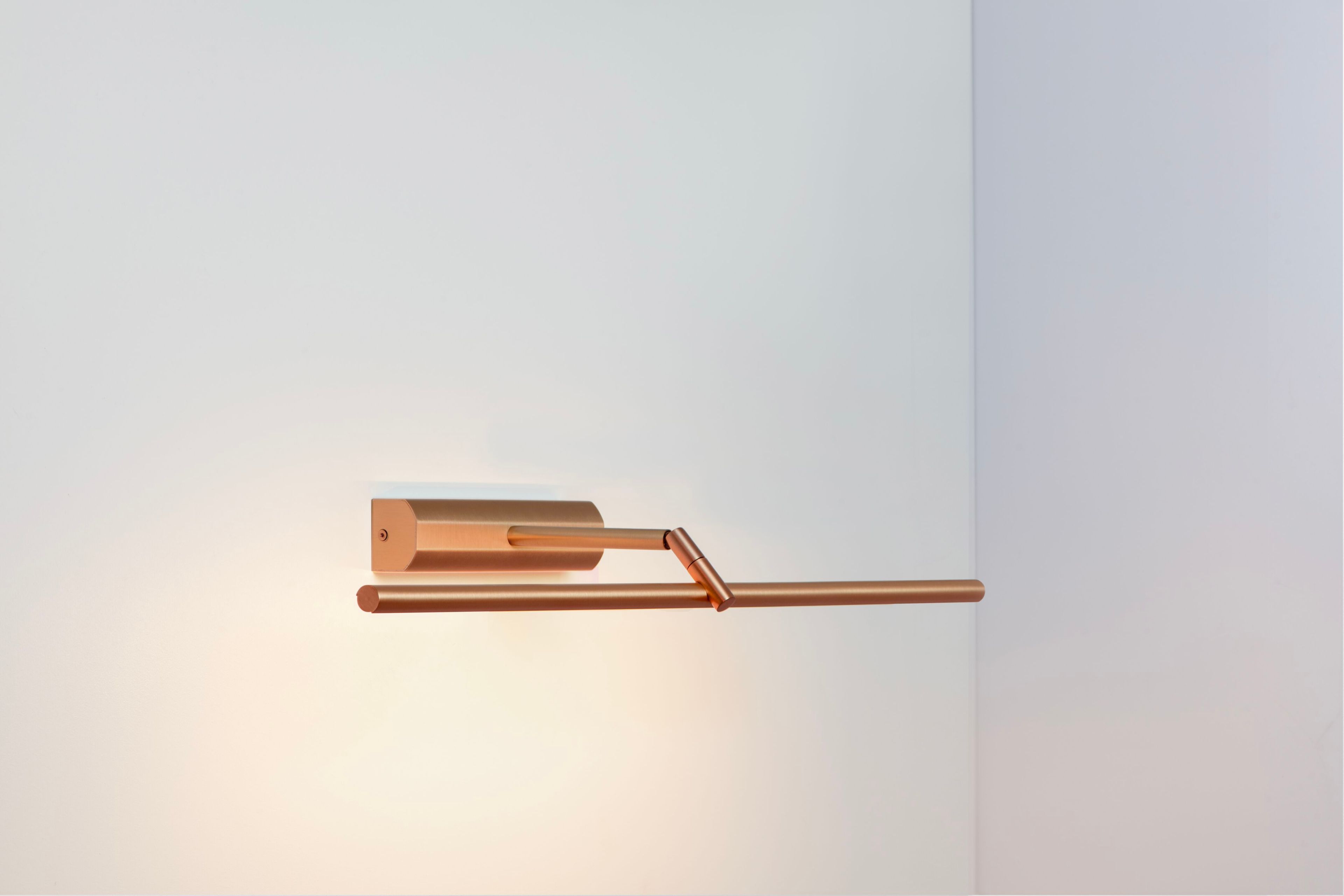 Латунный светодиодный настенный светильник для картин CVL Luminaires Airy ARCH-00060345 - Вид №14