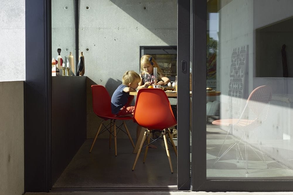 Стул из полипропилена с мягким сиденьем VITRA Eames Plastic Chair ARCH-00109310 - Вид №4