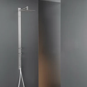 Душевой комплект с квадратной регулируемыми душевой головкой L. 200 мм с регулятором давления и цилиндрический ручной душ диаметр 18 мм  BAR02 CEADESIGN