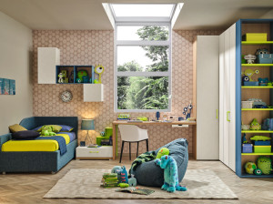 Детская комната с угловым шкафом и диваном-кроватью