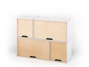 Деревянный шкаф