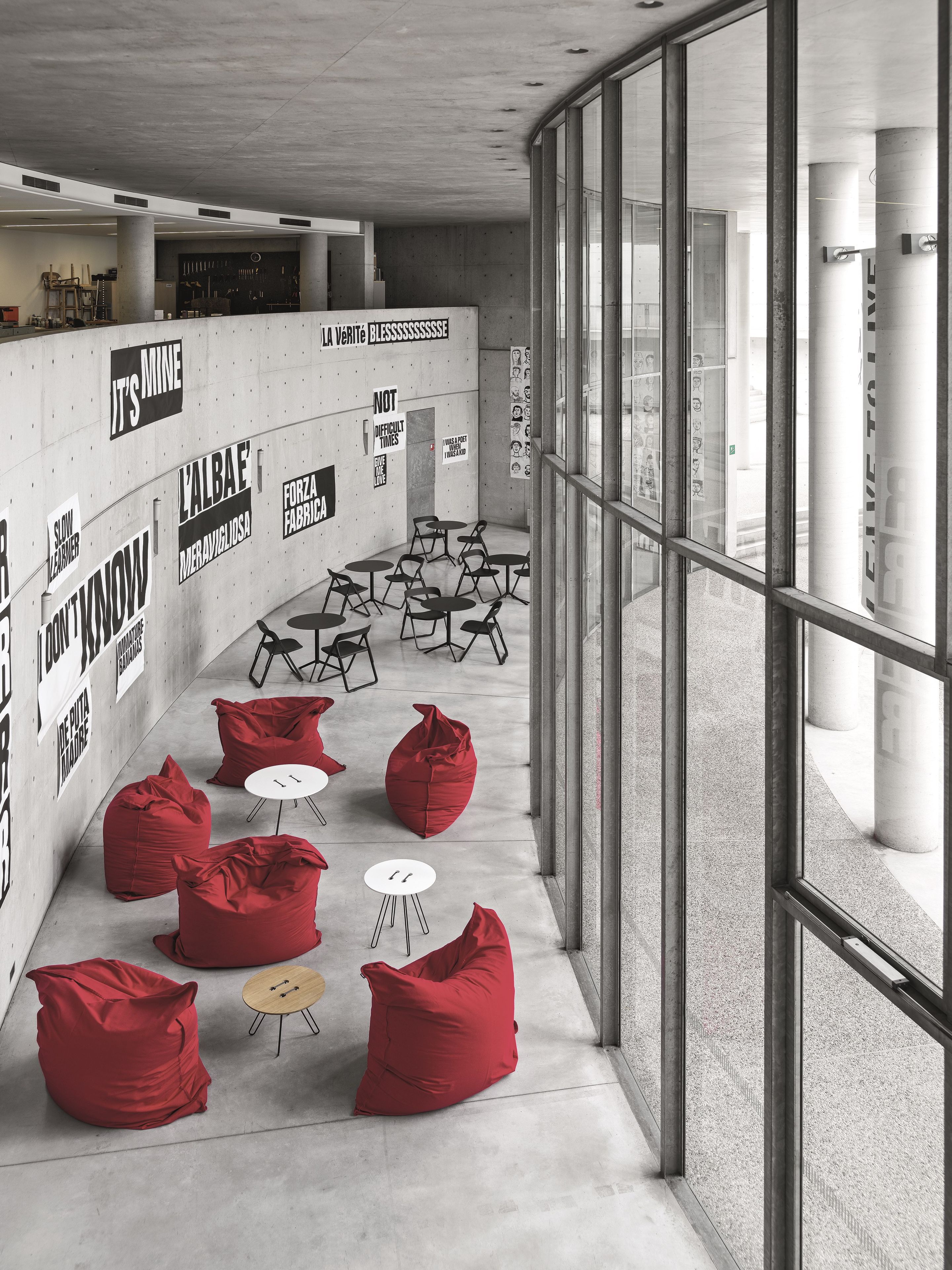 Низкий круглый стол из дуба Casamania & Horm Twine T ARCH-00133166 - Вид №6