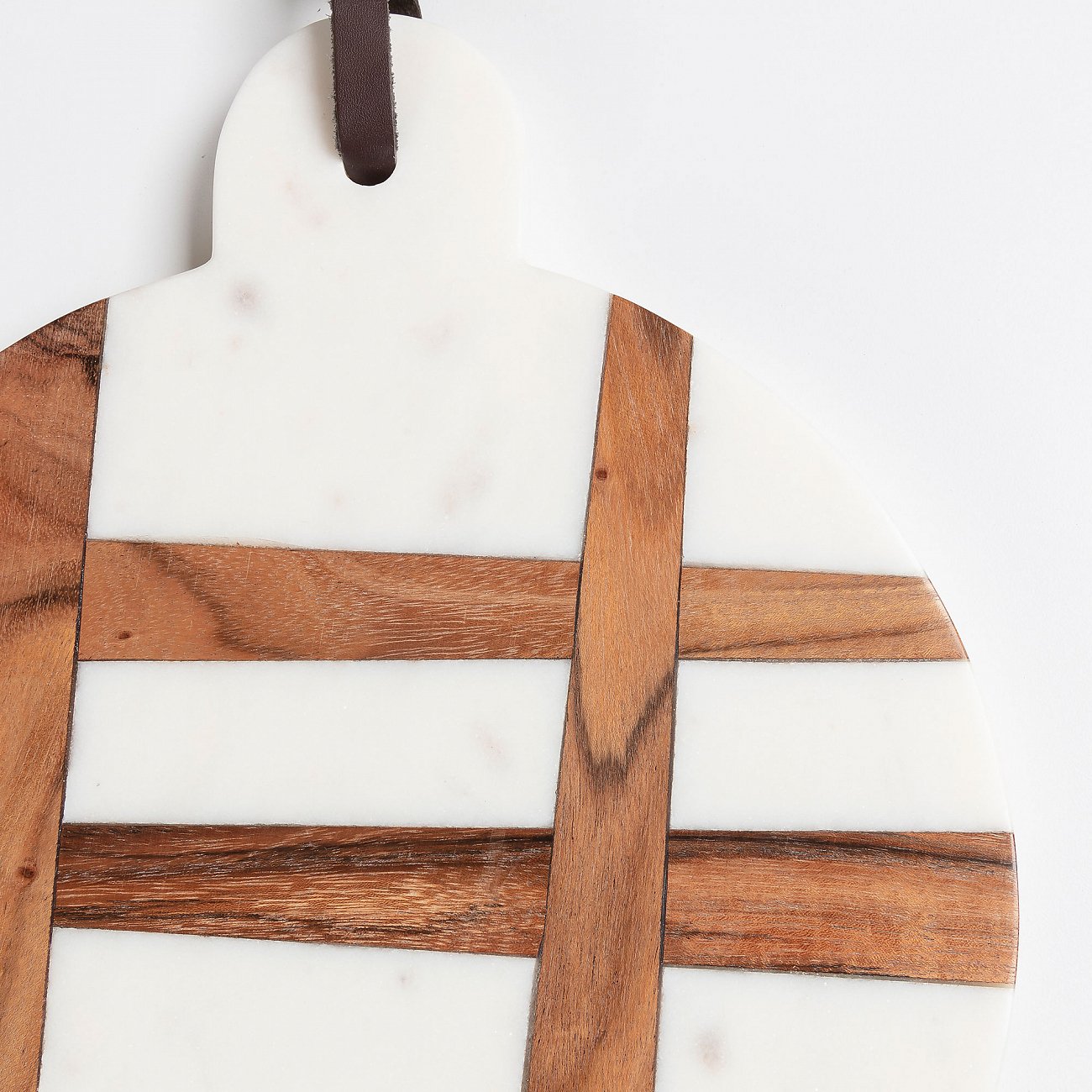 Доска разделочная круглая белая мрамор, дерево 25х30 см Bulacan от La Forma LA FORMA BULACAN 344439 Белый  - Вид №1