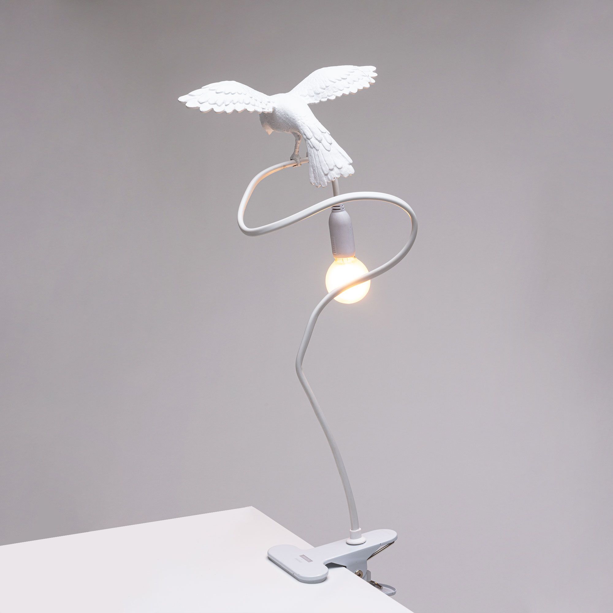 Светодиодная настольная лампа из смолы Seletti Sparrow Lamp ARCH-00113957 - Вид №4