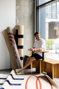 Прямоугольный ковер из полипропилена с геометрическим рисунком