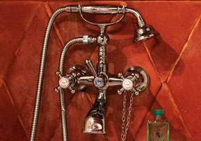 Gentry Home Центр смесителя для раковины до центра два отверстия под смеситель мм Antique Хром sun-id-1075164 - Вид №1