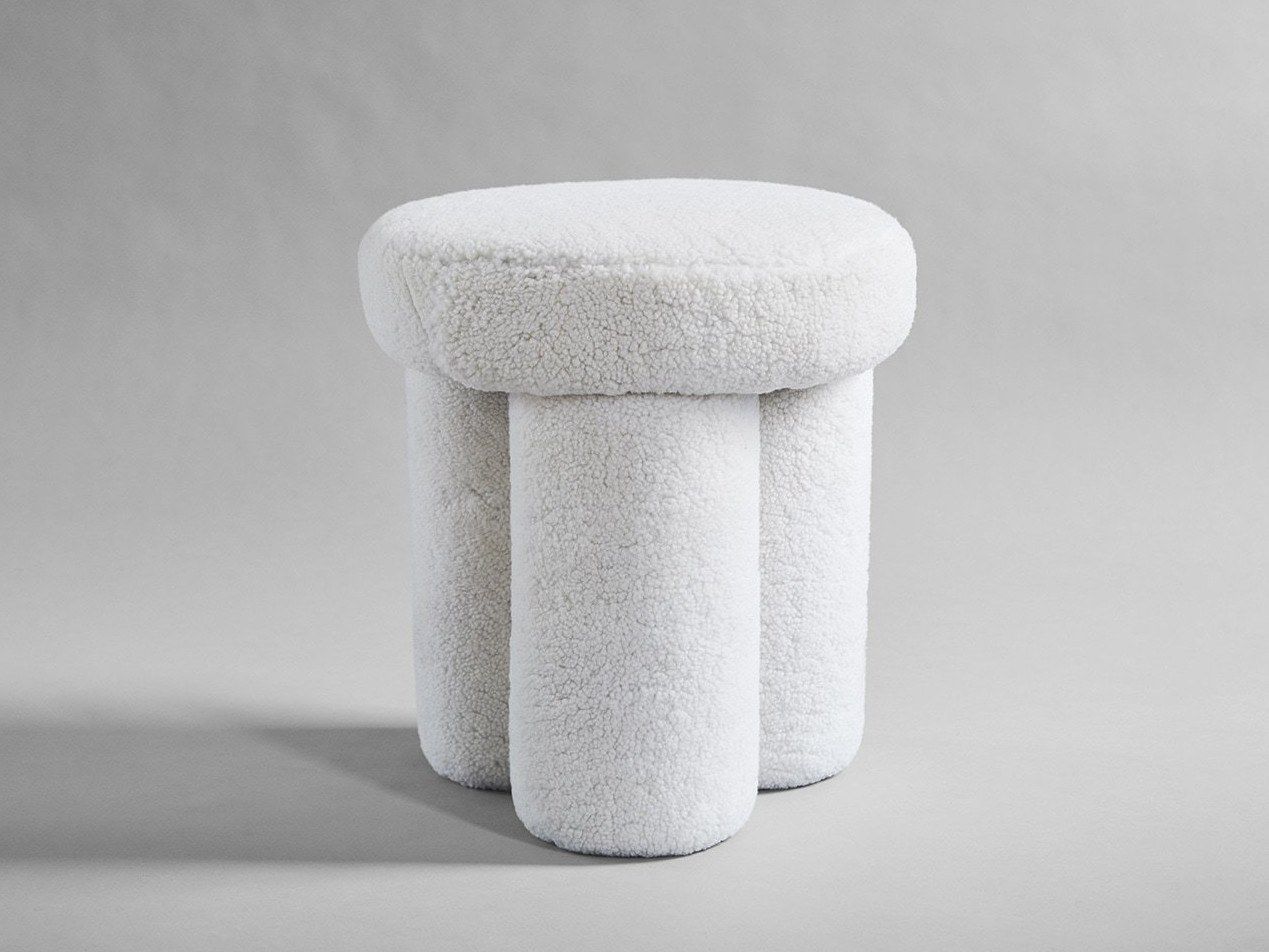 Низкий табурет из овчины 101 Copenhagen Big Foot ARCH-00087722