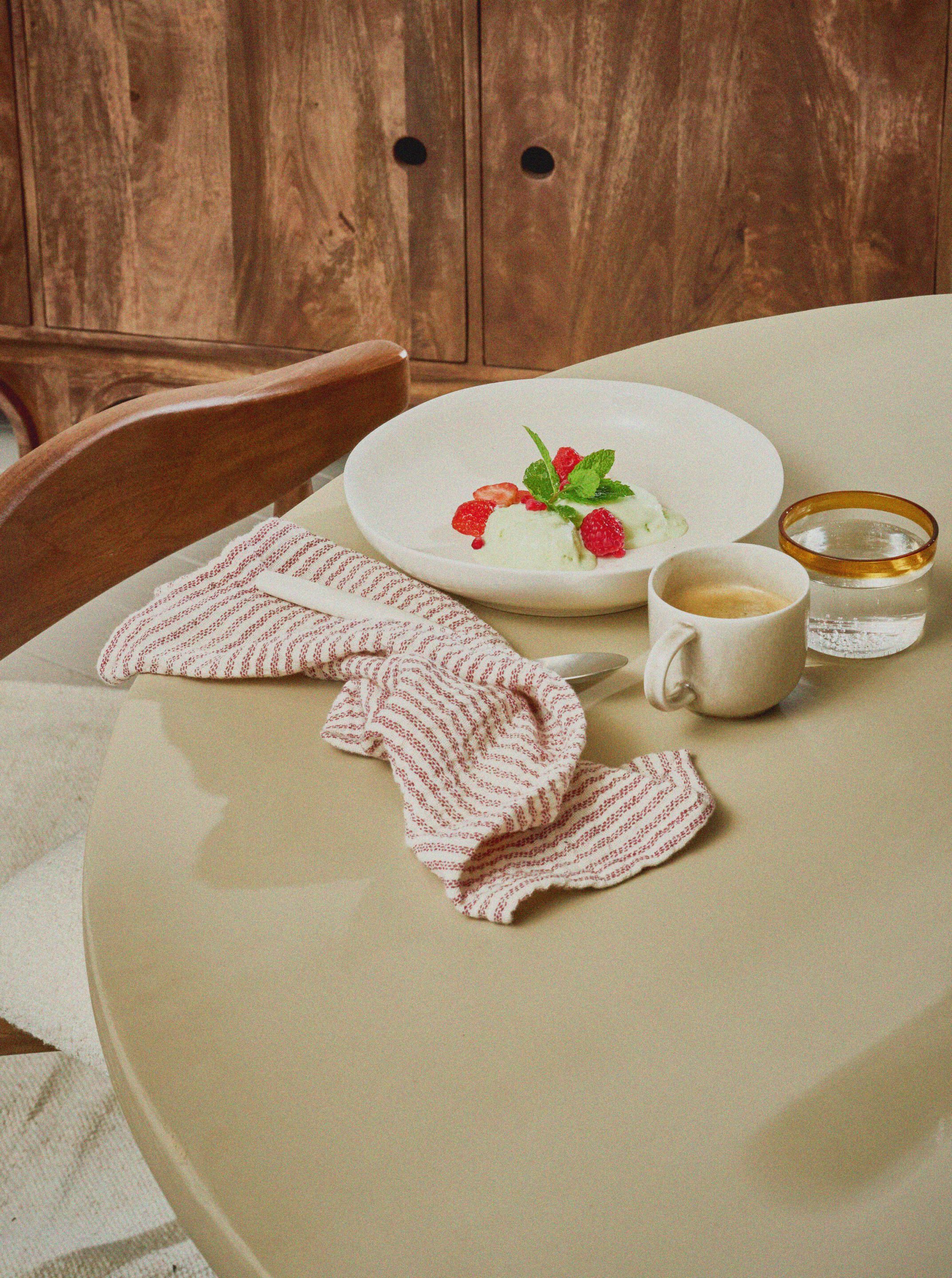 Фарфоровая тарелка с круглым дном POMAX печенье ARCH-00092608 - Вид №4