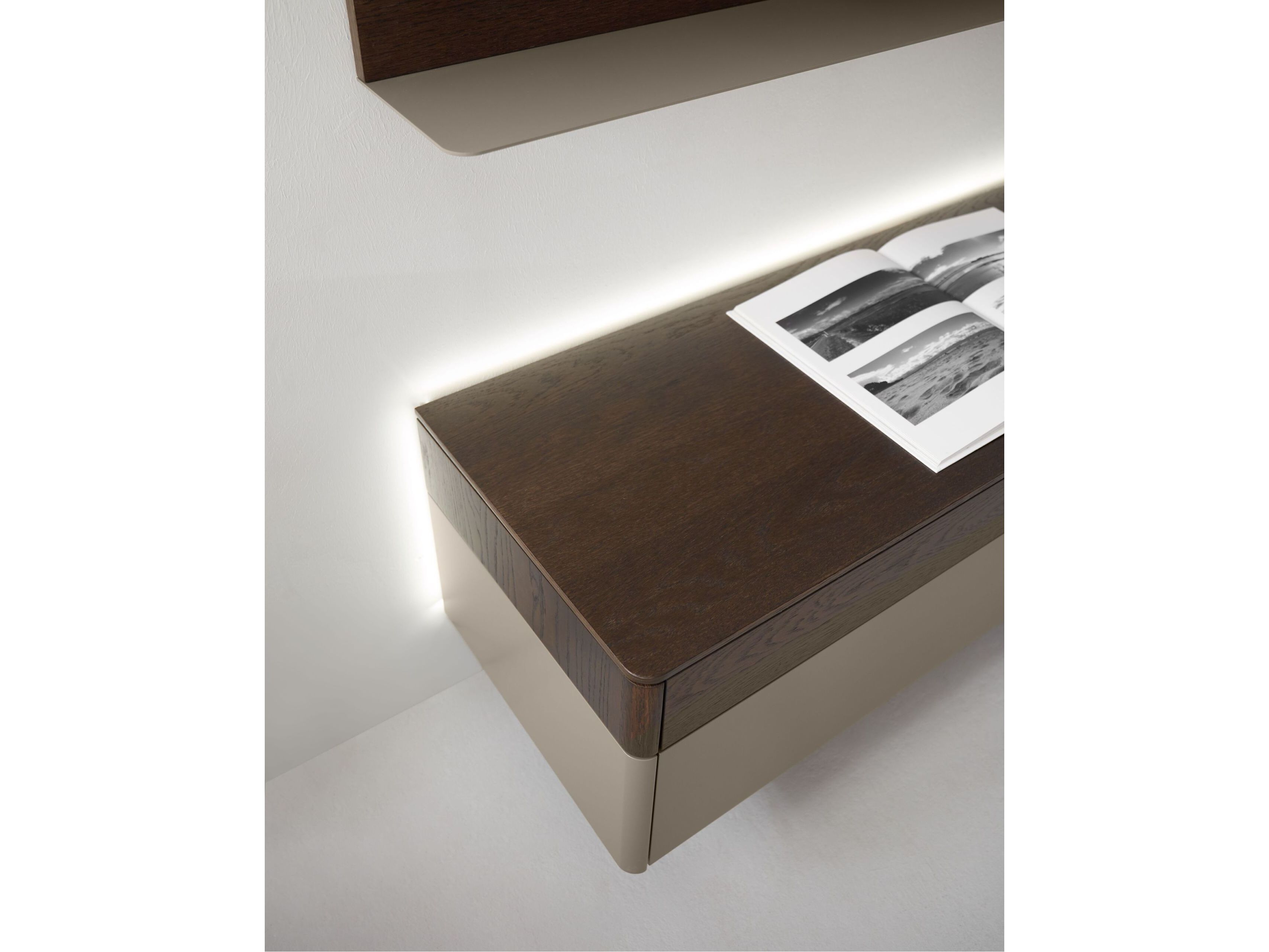 Оборудованная стена установленная с ТВ-стойкой Sudbrock Möbelhandwerk Гойя ARCH-00137994 - Вид №1