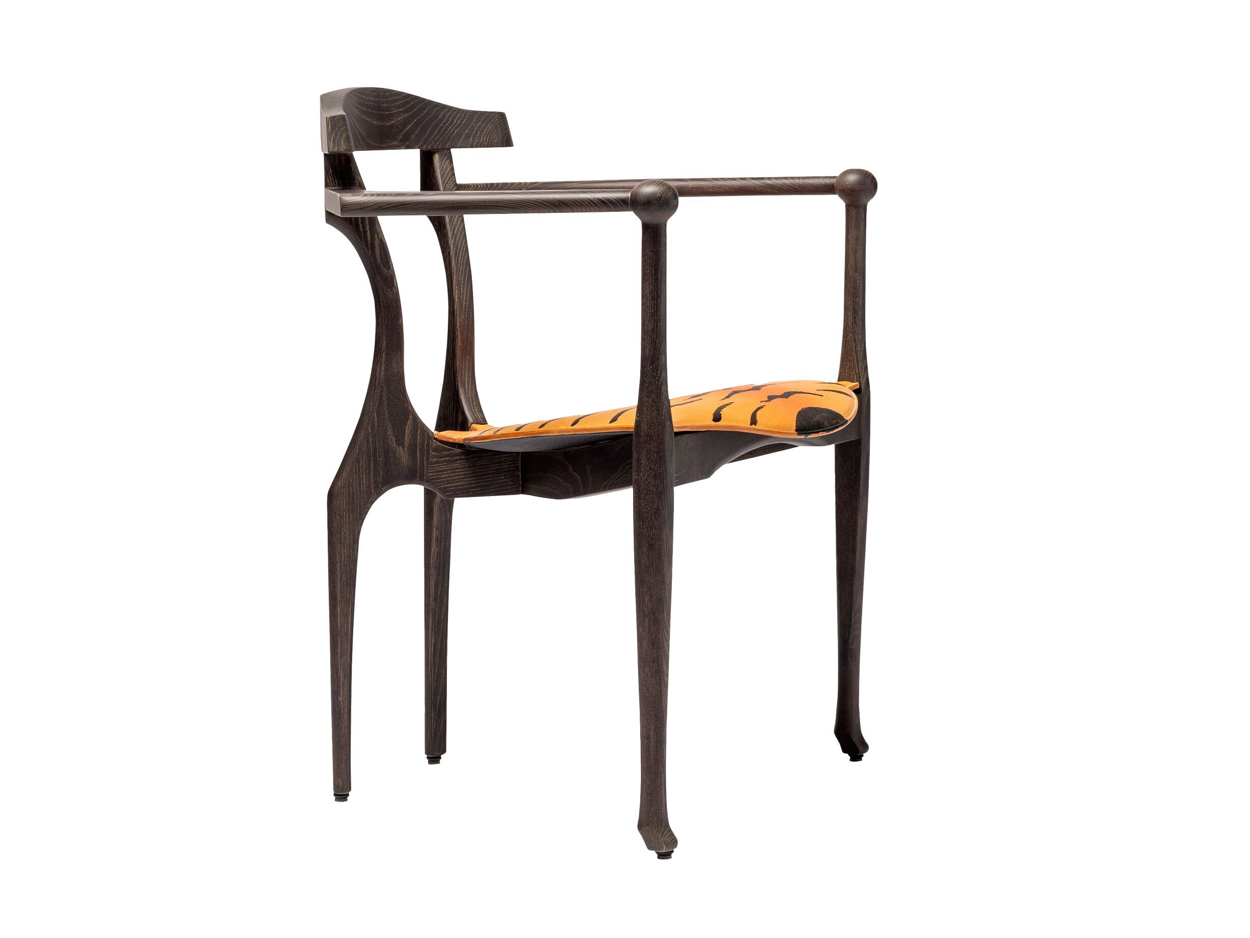 Стул из ясеня с подлокотниками и встроенной подушкой BD Barcelona Гаулино ARCH-00065731