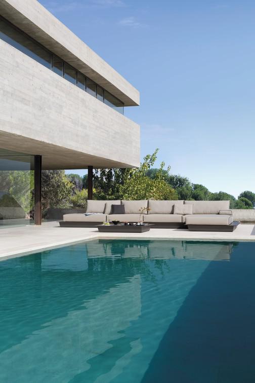 Concept 2 белый столешница из дерева iroko Manutti Air MNST793 - Вид №6