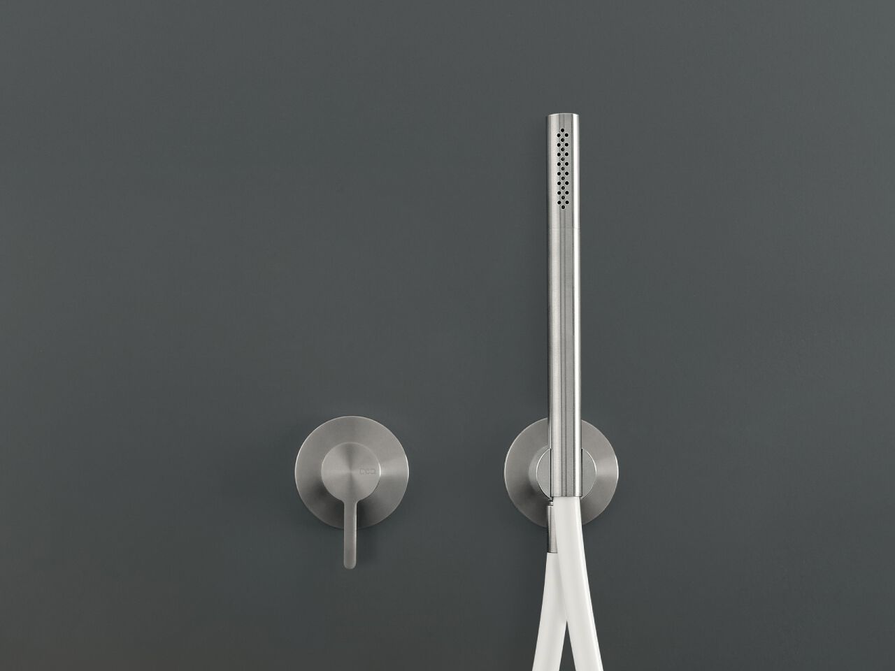 Настенный смеситель для ванны / душа с ручным душем CEADESIGN INNOVO ARCH-00022882 - Вид №1