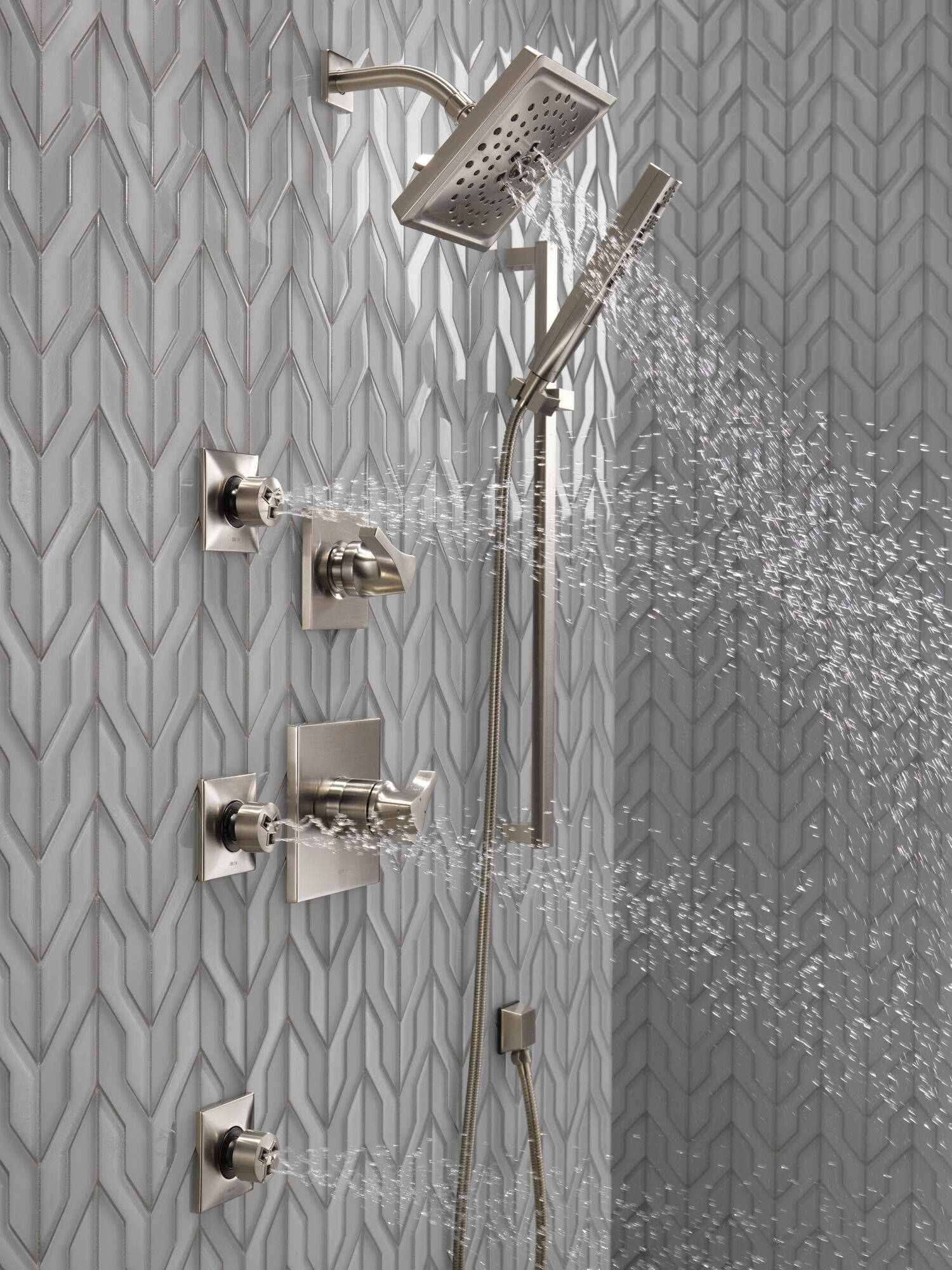 HydraChoice® Body Spray - H2Okinetic® Успокаивающая насадка-спрей Delta Faucet SH5003-SS - Вид №32