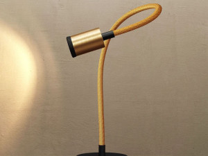 Настольная лампа