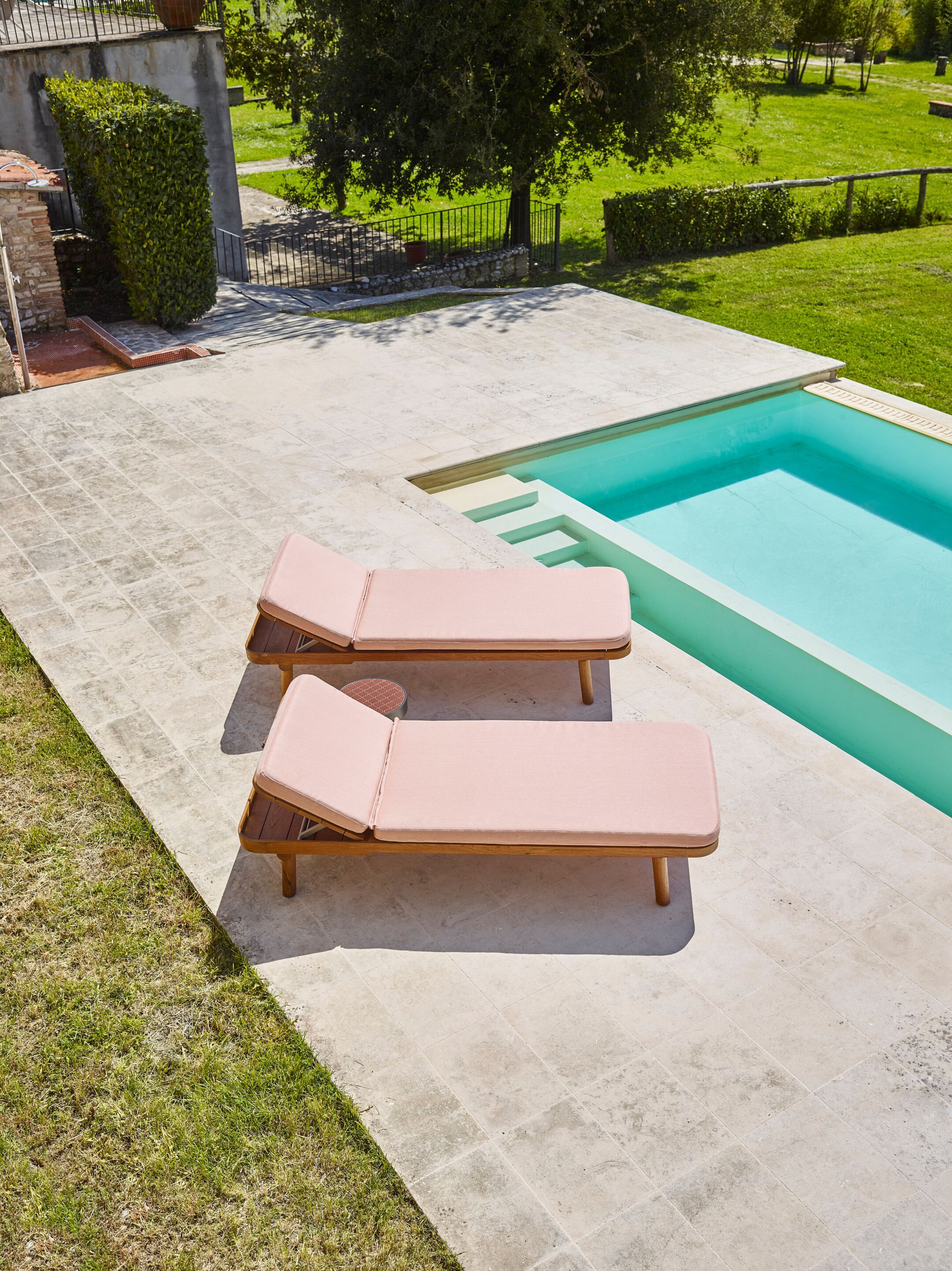 Шезлонг с откидной спинкой из Sunbrella® и тика YAAZ Uz ARCH-00048312 - Вид №1