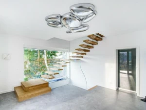 Siller Treppen Г-образная консольная лестница из стекла Wave