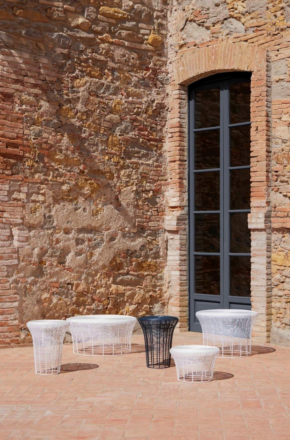 Круглый стол из нержавеющей стали GANDIABLASCO Арам ARCH-00136078 - Вид №2