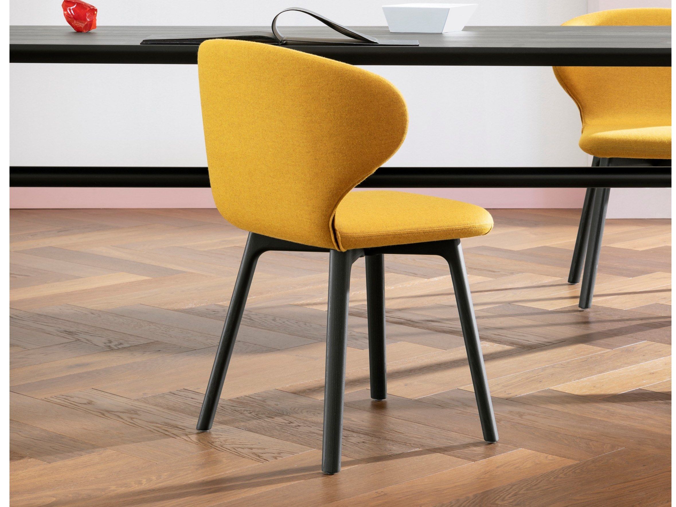 Мягкий тканевый стул с подлокотниками Miniforms MULA ARCH-00133137 - Вид №1