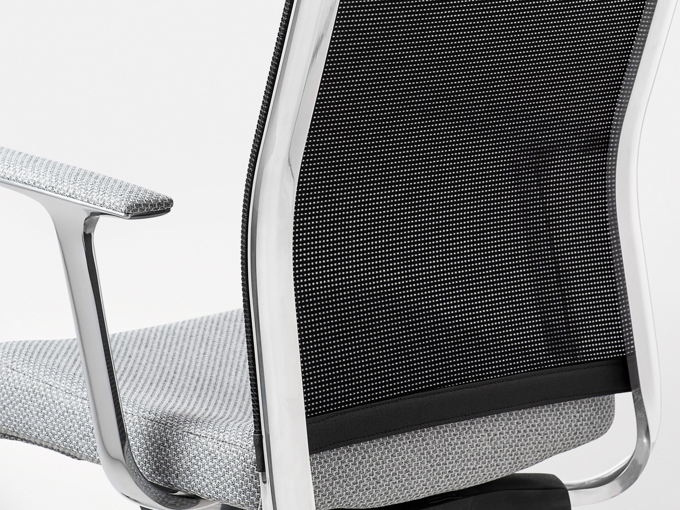 Вращающееся офисное кресло с колесами Kastel Kosmo ARCH-00144194