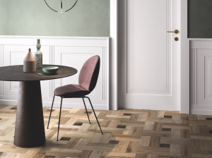 Лакированная обшивка в классическом стиле