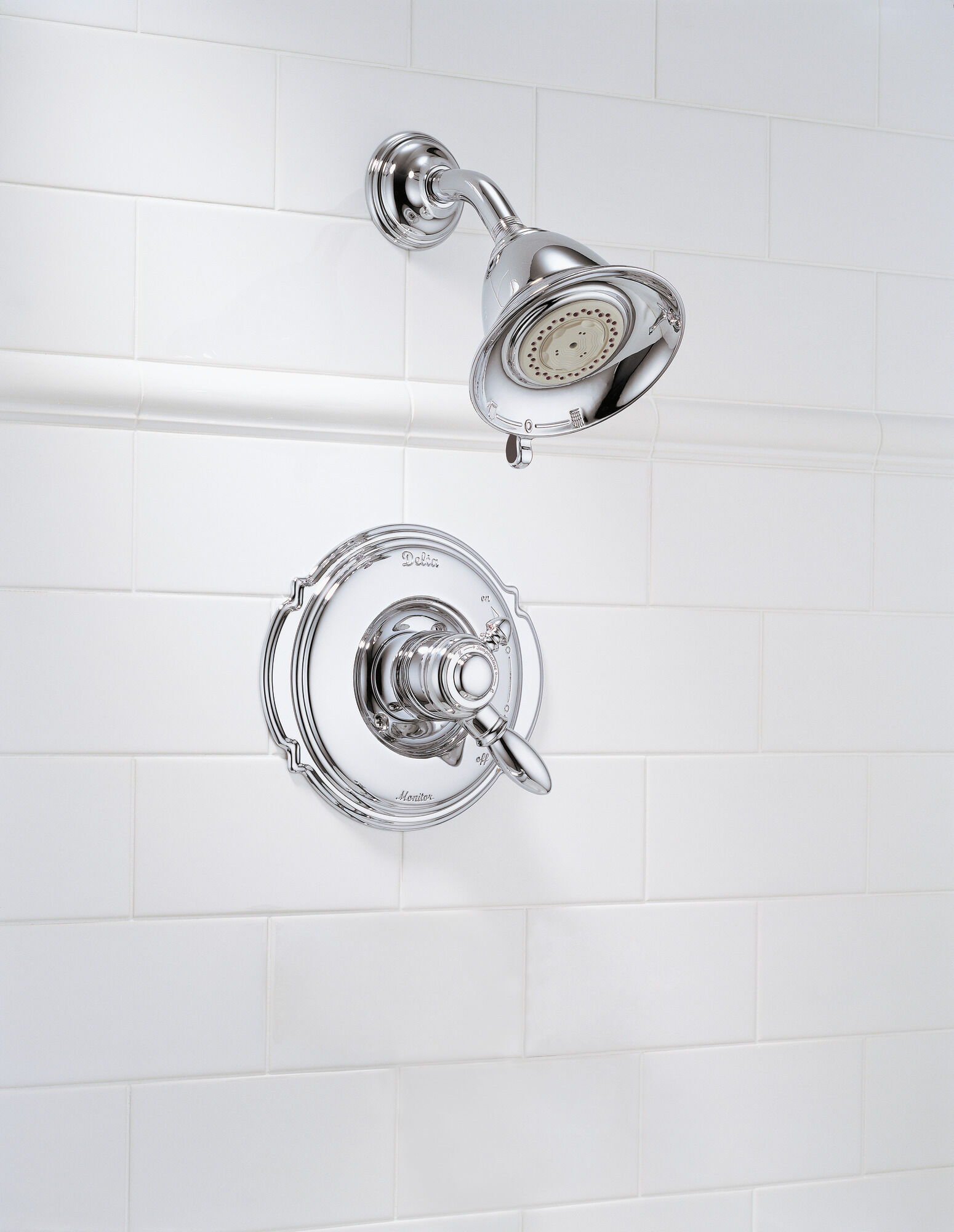 T17255-CB Облицовка для душа Monitor® серии 17 Delta Faucet Victorian Хром и полированная латунь - Вид №7