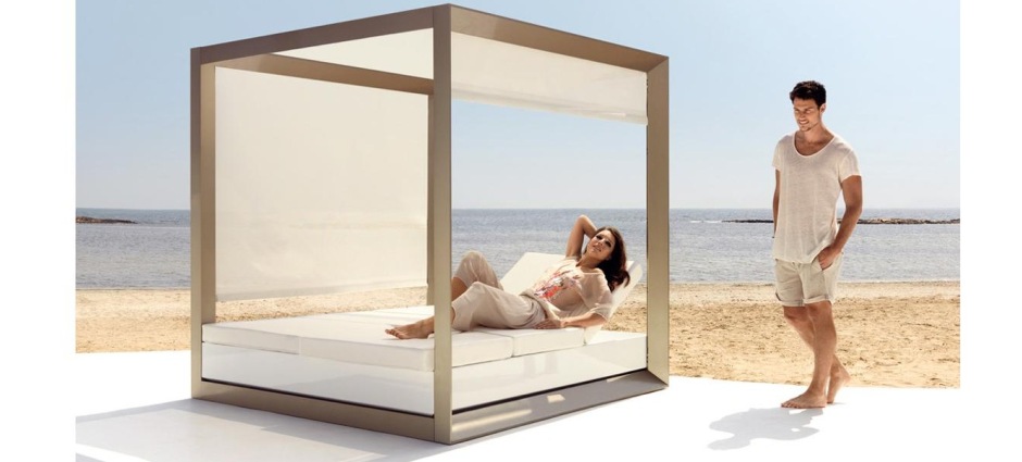 004135 Кровать с навесом со шторкой Vondom Vela - Вид №1