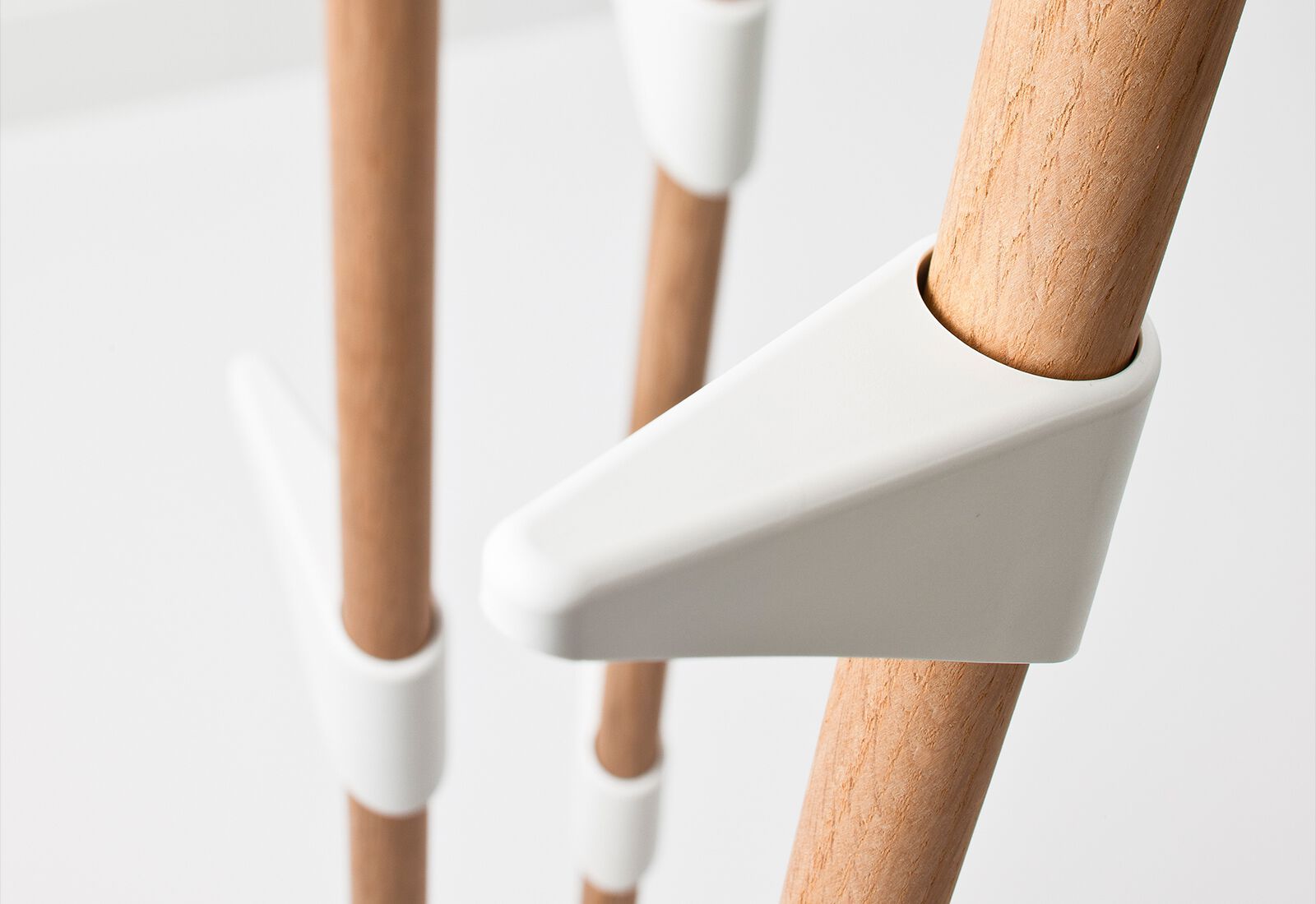 Офисная напольная вешалка из дуба и полиамида Cascando Bamboo ARCH-00069713 - Вид №6