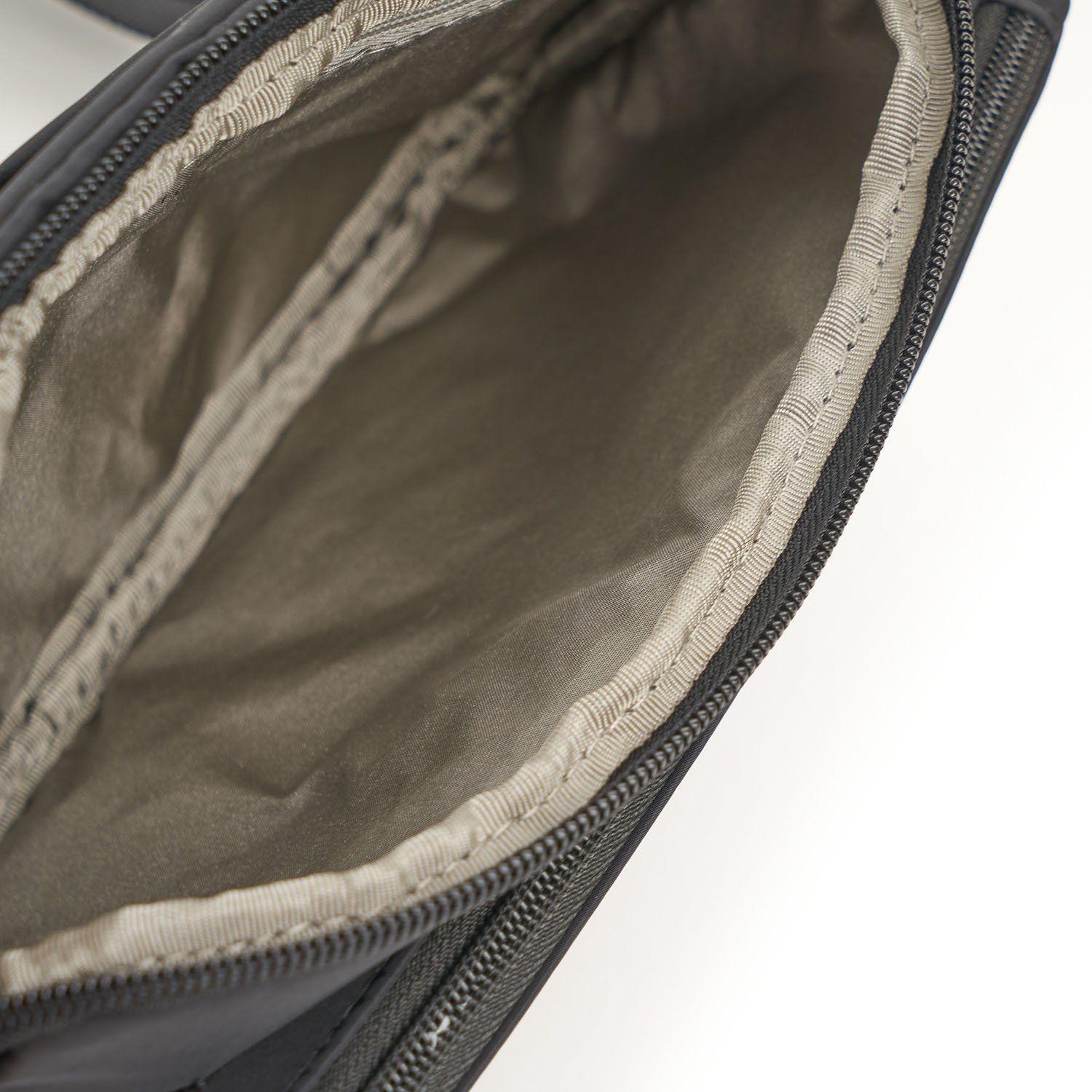 HIC412/154-01 Сумка плечевая HIC412 Sally Crossover Bag RFID Hedgren Inner City  - Вид №4