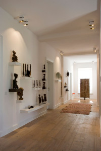 Регулируемый потолочный прожектор