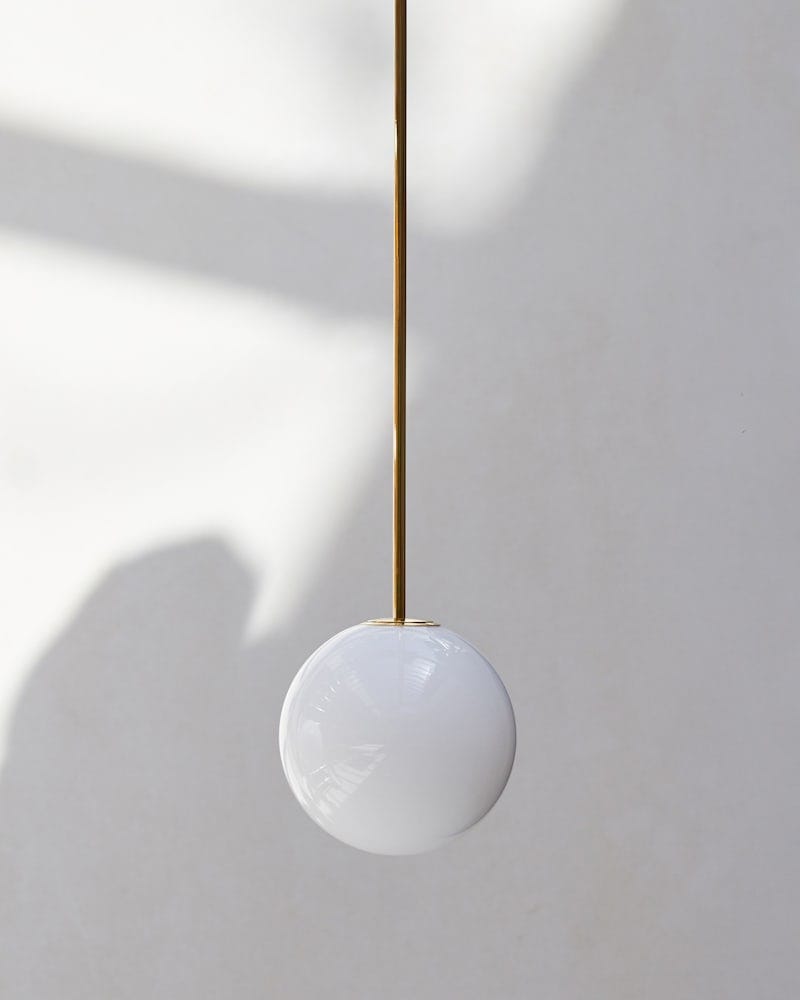 Опаловое стекло светодиодный подвесной светильник Michael Anastassiades Архитектурная латунь ARCH-00070530 - Вид №2