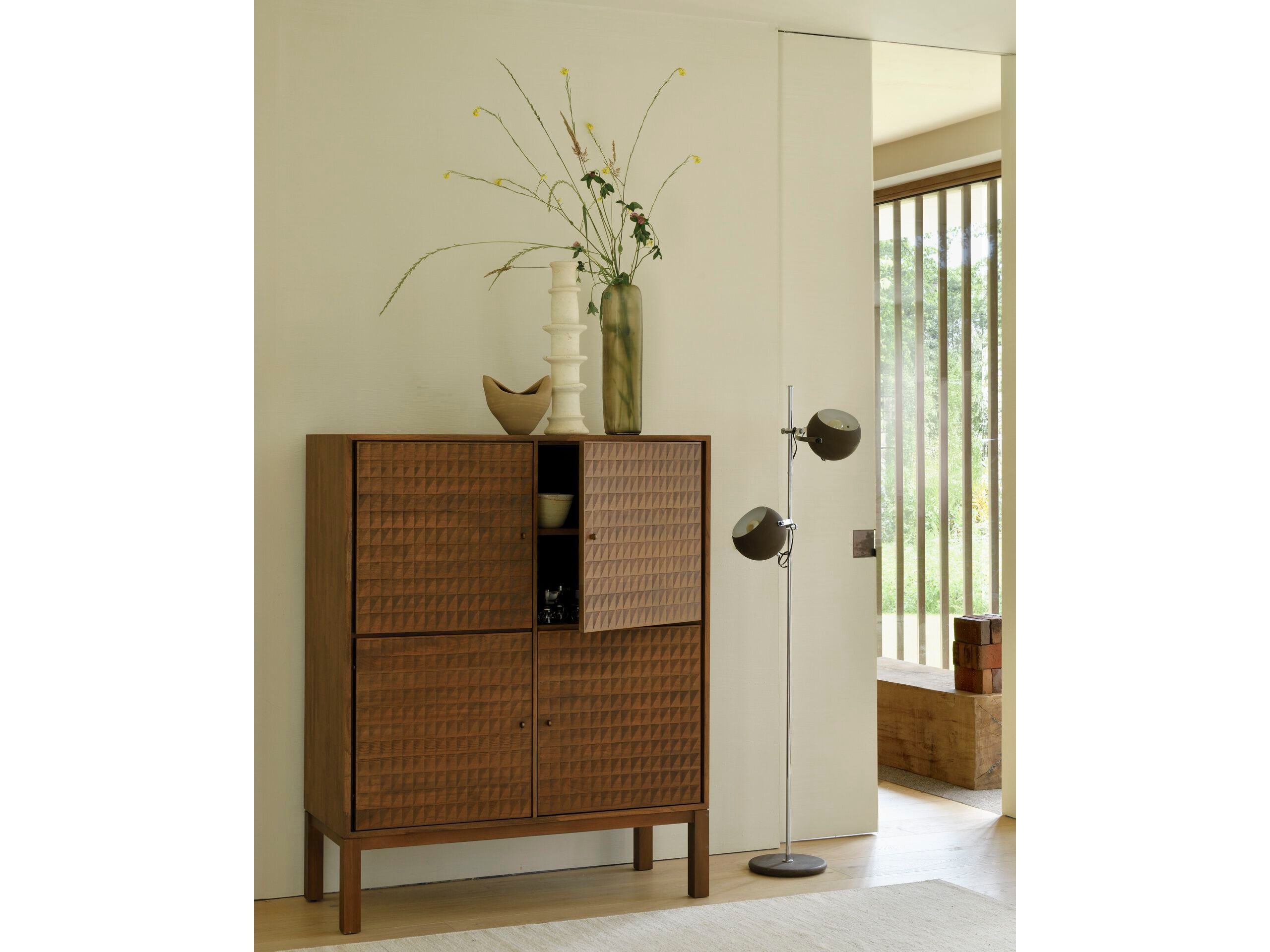 Шкаф из тикового дерева с распашными дверцами Ethnicraft Sono ARCH-00061408 - Вид №7