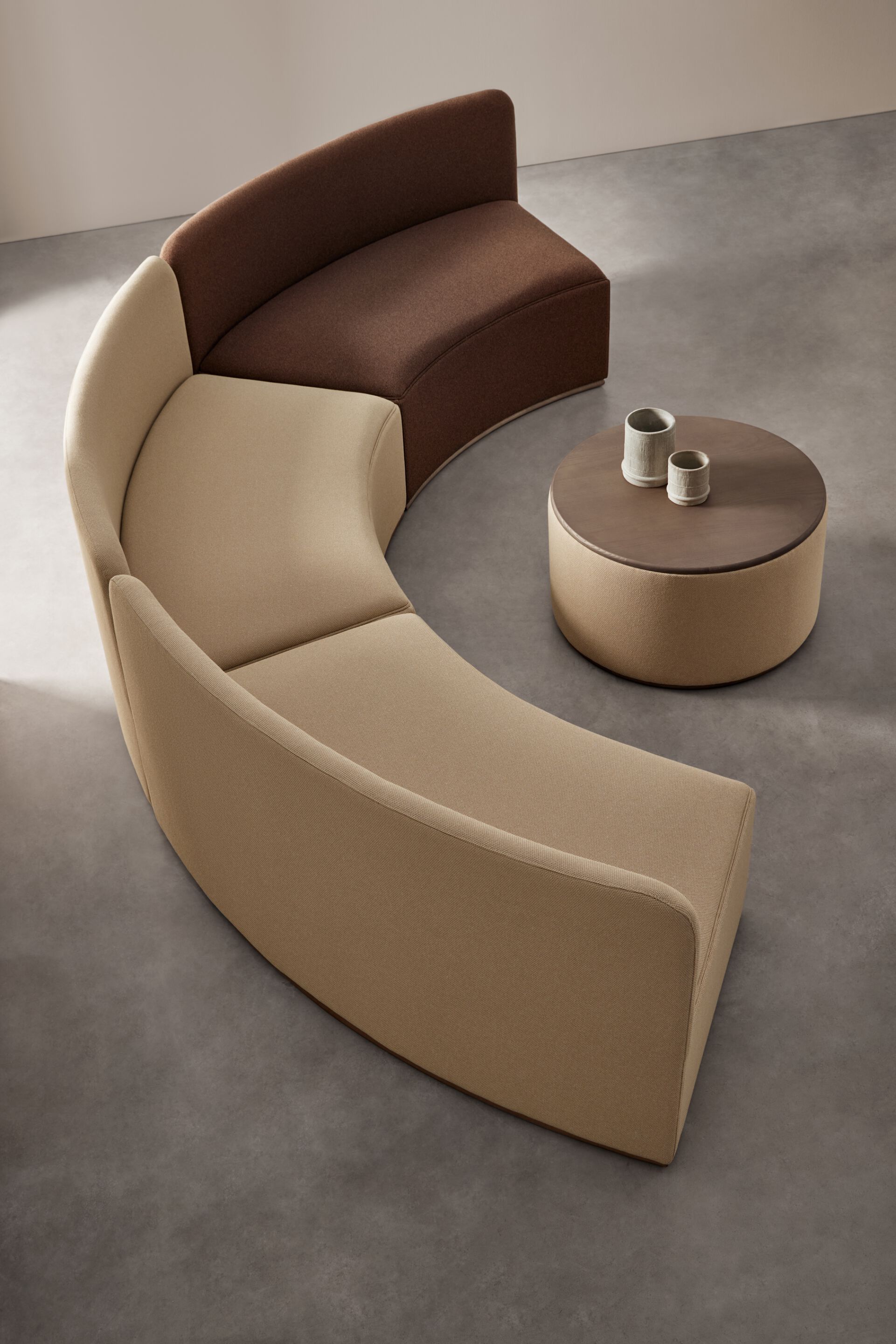 Круглый журнальный столик из ткани Blasco&Vila Mant ARCH-00062198 - Вид №2