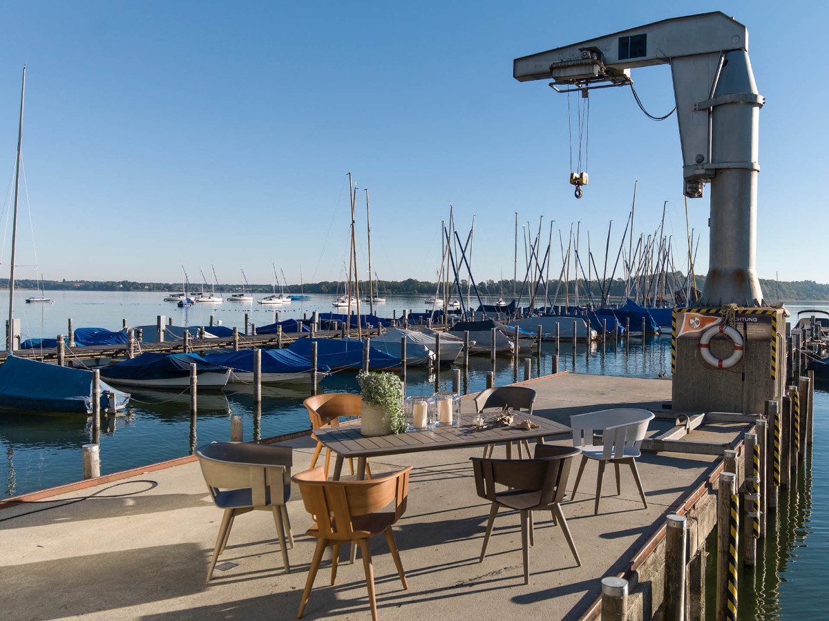 72.00.0543 Кресло Северное сияние чёрное Mbm  - Вид №1