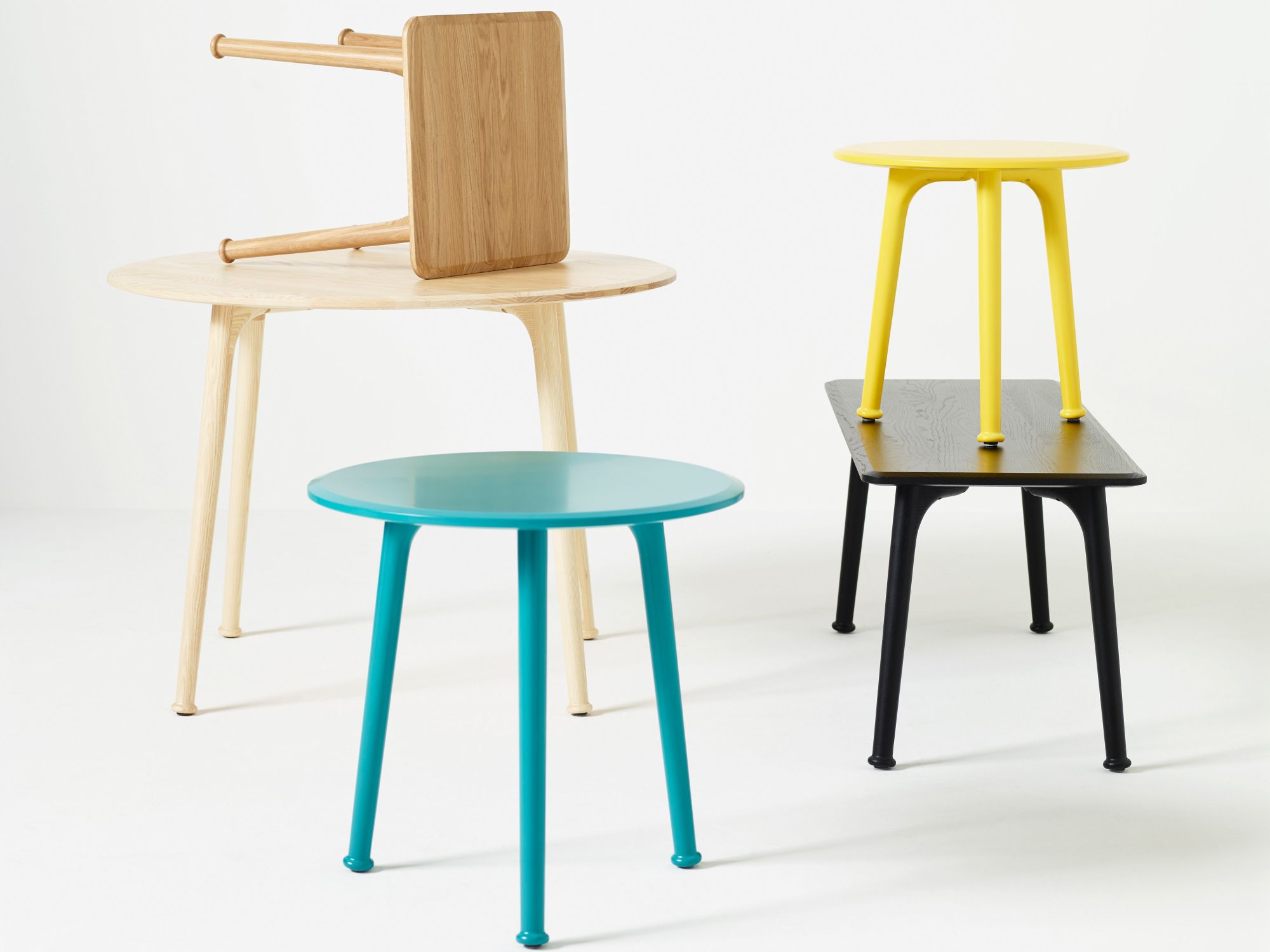 Круглый журнальный столик из массива дерева Karl Andersson Bat ARCH-00091583 - Вид №1