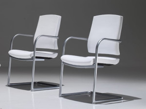 Консольное кресло с подлокотниками для залов ожидания