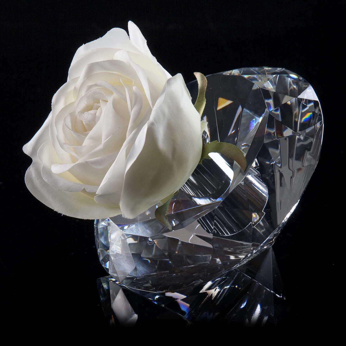 600101 ABHIKA МОНОФИРНЫЙ АЛМАЗ NATURAL 