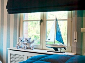 Железная оконная ручка