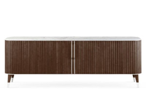 Деревянный шкаф с раздвижными дверями