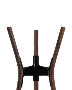 Напольная вешалка из грецкого ореха